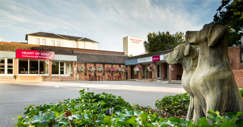 Mercure Maidstone Great Danes front entrance